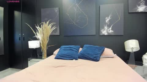 Shanell Moore online show from 28, 9, 2025