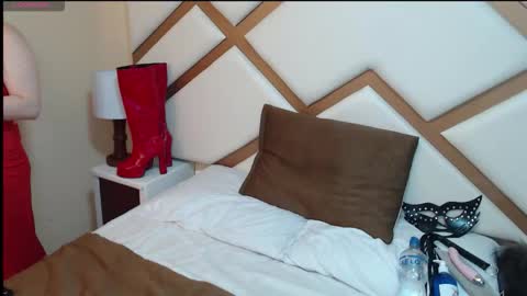 Snapshot of shantal_collinss chatting on 1, 12, 2025 shantal_collinss online show from 1, 12, 2025