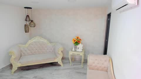 ShantallKnowles online show from 8, 4, 2026