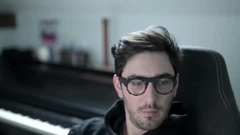 Snapshot of shape80 chatting on 16, 12, 2025 frenchy boy online show from 16, 12, 2025