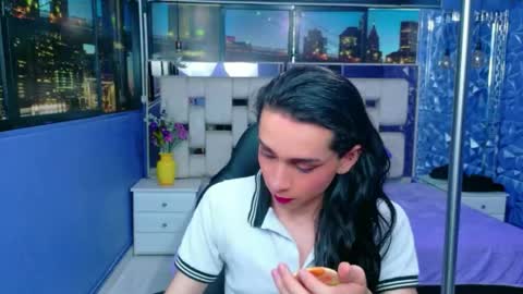 Snapshot of sharlon_ chatting on 13, 4, 2026 Sharlond online show from 13, 4, 2026