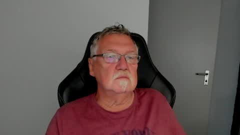 sharlots_pet online show from 23, 4, 2026