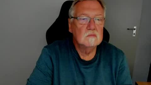 sharlots_pet online show from 6, 5, 2026