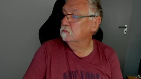 sharlots_pet online show from 7, 5, 2026