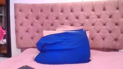 Snapshot of sharlott_kiss chatting on 24, 2, 2025 Sharlott online show from 24, 2, 2025