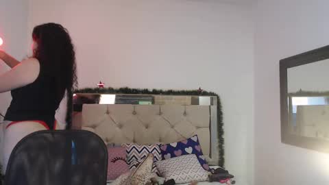 Snapshot of sharlotte__jones chatting on 16, 12, 2024 Sara online show from 16, 12, 2024