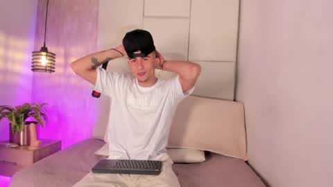 Sharon and Doggy online show from 9, 3, 2025