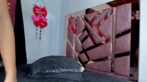 Snapshot of sharondeluxe chatting on 12, 3, 2025 SHARONDELUXE online show from 12, 3, 2025