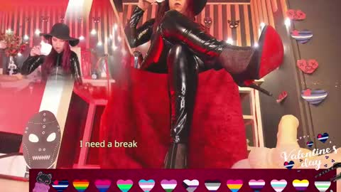 Snapshot of sharoon_gold chatting on 15, 2, 2025 Your mistress Sharon  online show from 15, 2, 2025