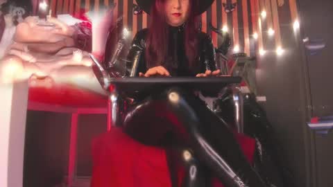 Snapshot of sharoon_gold chatting on 8, 3, 2025 Your mistress Sharon  online show from 8, 3, 2025