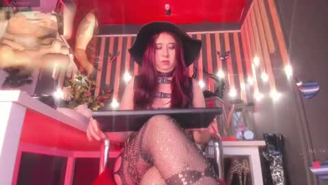 Snapshot of sharoon_gold chatting on 8, 3, 2025 Your mistress Sharon  online show from 8, 3, 2025