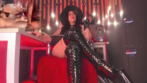 Snapshot of sharoon_gold chatting on 11, 3, 2025 Your mistress Sharon  online show from 11, 3, 2025