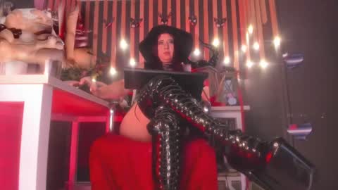 Snapshot of sharoon_gold chatting on 12, 3, 2025 Your mistress Sharon  online show from 12, 3, 2025