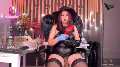 Snapshot of sharoon_gold chatting on 9, 9, 2025 Your mistress Sharon  online show from 9, 9, 2025