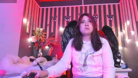 Snapshot of sharoon_gold chatting on 15, 9, 2025 Your mistress Sharon  online show from 15, 9, 2025