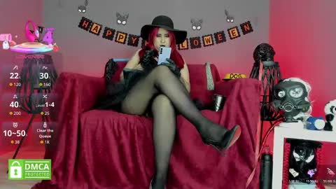 Snapshot of sharoon_gold chatting on 29, 10, 2025 Your mistress Sharon  online show from 29, 10, 2025