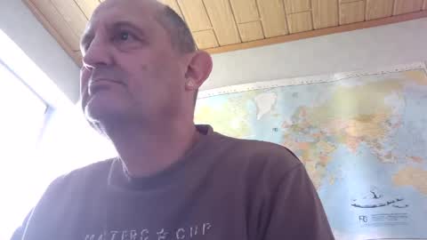 Snapshot of sharpshoder chatting on 9, 5, 2026 Peter online show from 9, 5, 2026