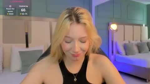 Snapshot of shatall_rouge chatting on 22, 1, 2025 Shantall online show from 22, 1, 2025