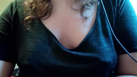 Snapshot of shathara chatting on 17, 10, 2025 Shay online show from 17, 10, 2025
