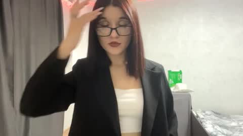 May online show from 17, 10, 2025