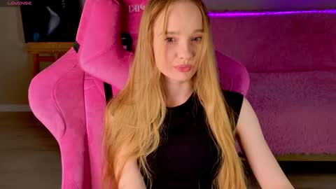 Snapshot of shawty_mia chatting on 11, 11, 2025 Shawty Mia online show from 11, 11, 2025