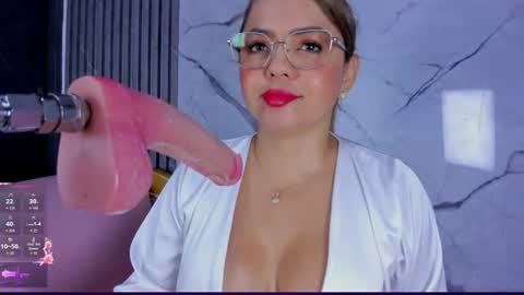 Snapshot of shayra_boobs2 chatting on 25, 6, 2026 shayra_boobs2 online show from 25, 6, 2026