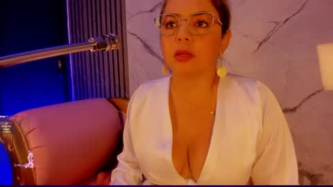 Snapshot of shayra_boobs2 chatting on 5, 7, 2026 shayra_boobs2 online show from 5, 7, 2026