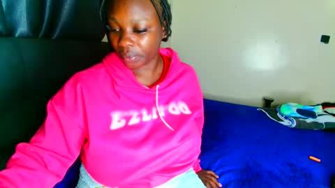 shee13 online show from 20, 10, 2025