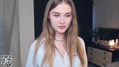 Snapshot of sheenaeast chatting on 26, 12, 2024 Violet online show from 26, 12, 2024