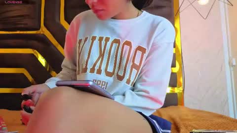 Snapshot of sheilly_brown chatting on 9, 7, 2026 sheilly_brown online show from 9, 7, 2026