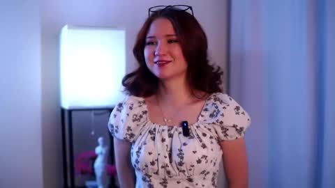 Lina online show from 4, 2, 2026