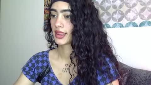 Snapshot of shelsy_d chatting on 23, 4, 2026 S H E L S Y online show from 23, 4, 2026
