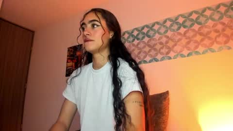 Snapshot of shelsy_d chatting on 29, 4, 2026 S H E L S Y online show from 29, 4, 2026