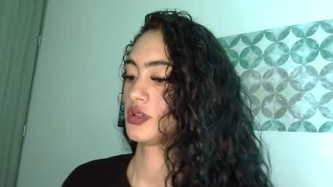 Snapshot of shelsy_d chatting on 12, 5, 2026 S H E L S Y online show from 12, 5, 2026