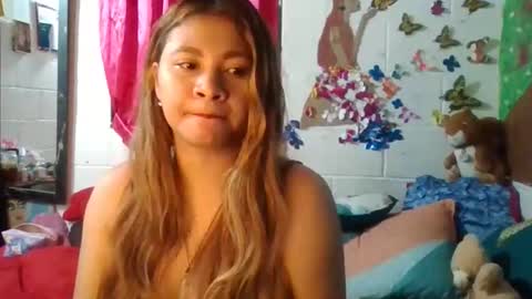 Snapshot of sherlyn_fox69 chatting on 29, 10, 2025 Maria Saenz online show from 29, 10, 2025