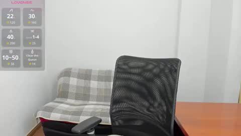 Snapshot of sherril_fox chatting on 28, 10, 2025 sherril_fox online show from 28, 10, 2025