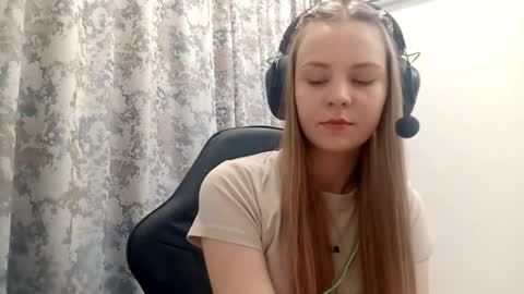 Snapshot of sherrylkeep chatting on 27, 11, 2025 Lisa online show from 27, 11, 2025