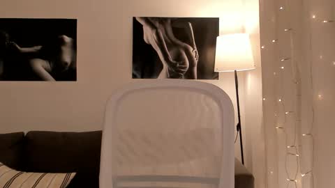 shesleepsnaked online show from 10, 3, 2026