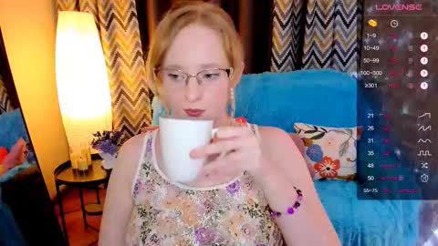 Hello guys my name is Aemilia online show from 27, 11, 2025