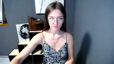 Snapshot of shining_pearl chatting on 26, 6, 2026 Jesica online show from 26, 6, 2026