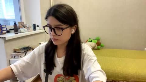 Snapshot of shontagrabowski chatting on 27, 6, 2026 Marie online show from 27, 6, 2026