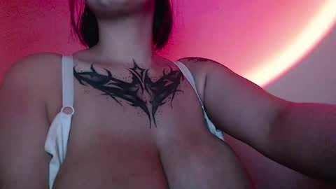 Shopie Hank  online show from 27, 12, 2024