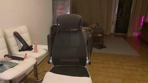 Snapshot of showmebbw chatting on 9, 11, 2025 Mimi online show from 9, 11, 2025