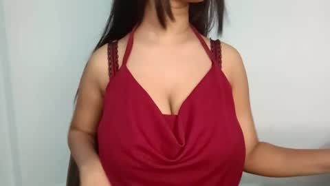 Snapshot of shreya_07 chatting on 7, 6, 2026 shreya_07 online show from 7, 6, 2026
