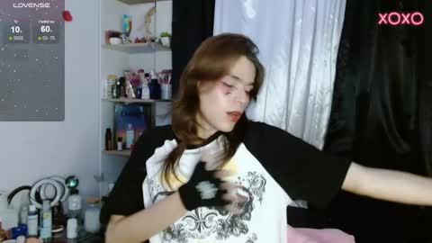 Snapshot of shun_sun chatting on 10, 2, 2025 Shun White online show from 10, 2, 2025