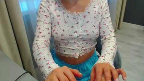 Snapshot of shy_26 chatting on 24, 12, 2024 shy_26 online show from 24, 12, 2024