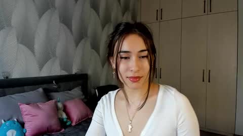 Mika online show from 27, 1, 2025