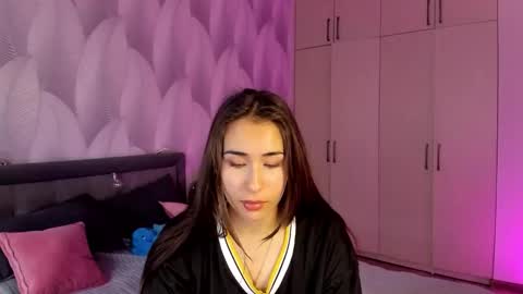 Mika online show from 22, 9, 2025