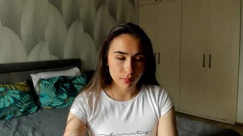 Snapshot of shy_bambiii chatting on 21, 7, 2026 Mika online show from 21, 7, 2026