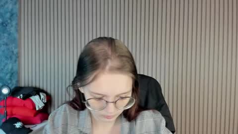 Snapshot of shy_elina01 chatting on 6, 10, 2025 shy_elina01 online show from 6, 10, 2025
